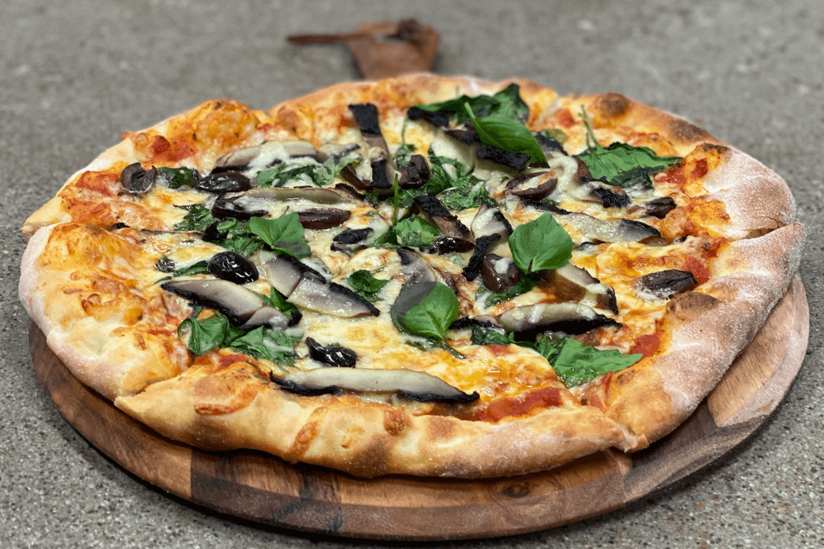 mushroom vegetarian pizza